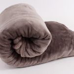 Plush Blanket in Warm Gray 150×200 cm